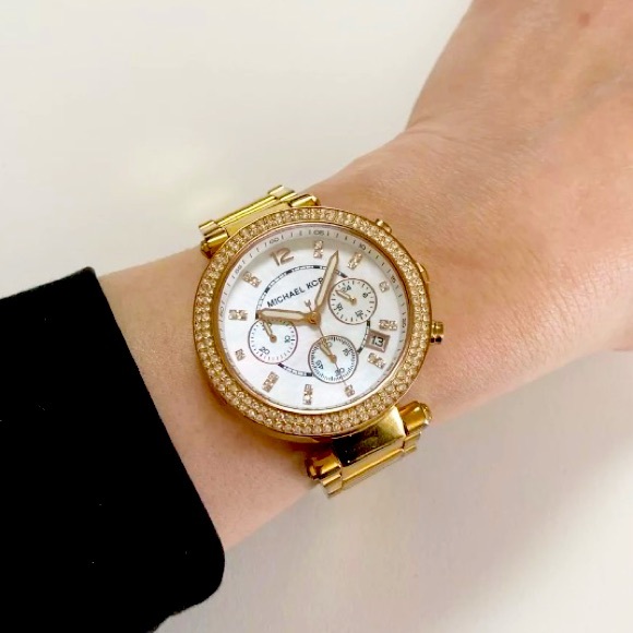 Michael Kors Rose Gold Mother of Pearl Watch - Picture 1 of 5